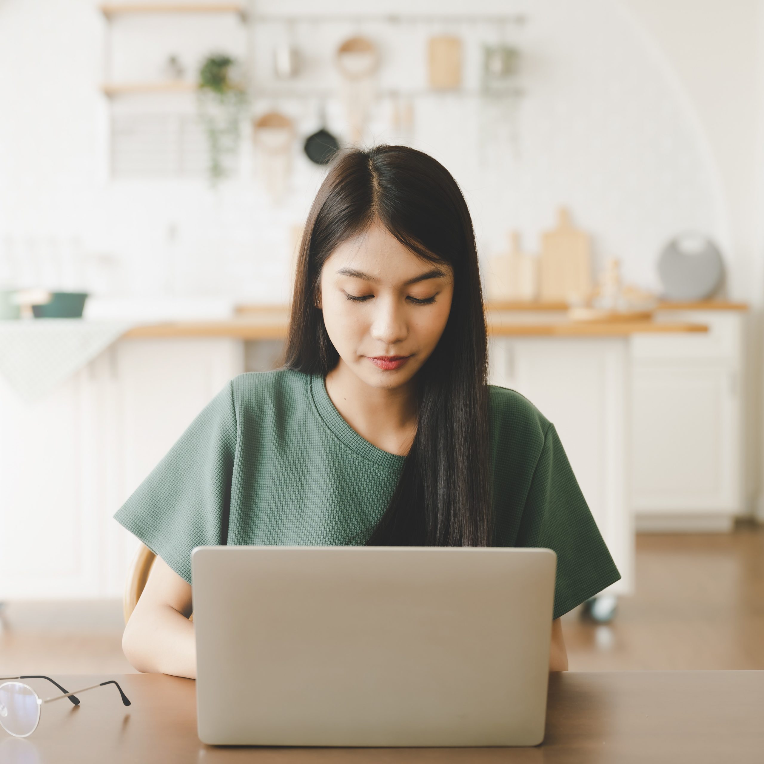 Woman searching online for "What is the first step for an abortion in Florida?"